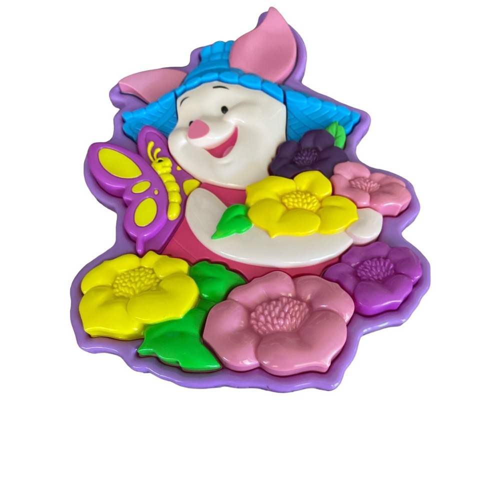 VintageDisney's Winnie the Pooh Piglet flower garden Hard Plastic 3-D Puzzle